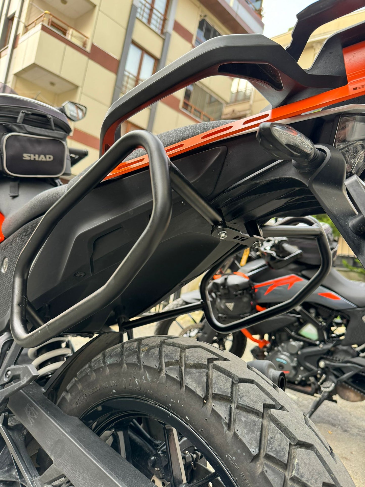 ETZ MOTO KTM 250 / 390 Adventure 2020-2024 Uyumlu Yan Çanta Demiri Turuncu / Siyah