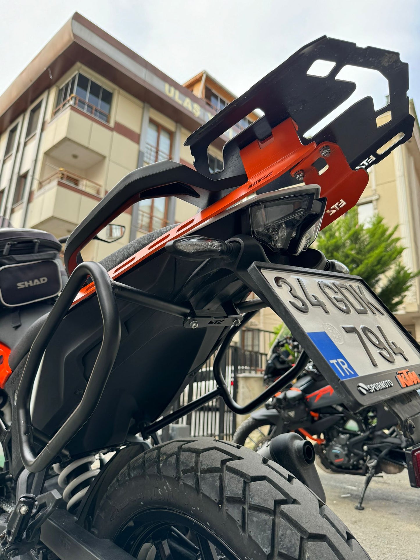 ETZ MOTO KTM 250 / 390 Adventure 2020-2024 Uyumlu Yan Çanta Demiri Turuncu / Siyah